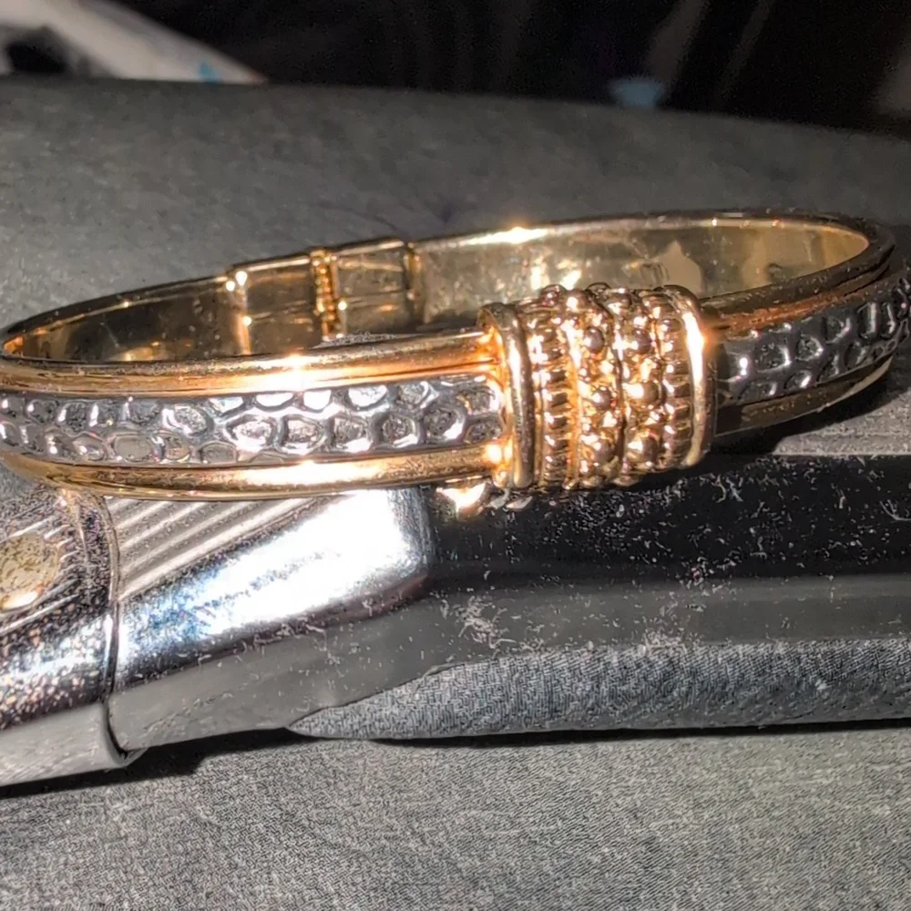 gold Bangles - Picture 3 of 4